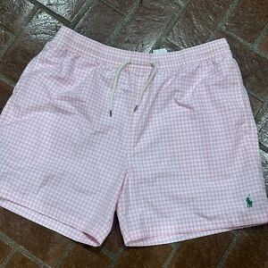 Ralph Lauren polo pink
Checkered swim trunks XXL